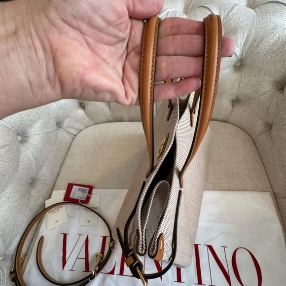 Auth. Valentino Garavani Antibes Tote - New Condition - Picture 11 of 15